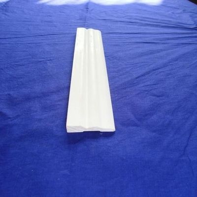 Taille adaptée aux besoins du client par bâti faisant le coin en bois de résistance à l'eau pour la décoration de construction